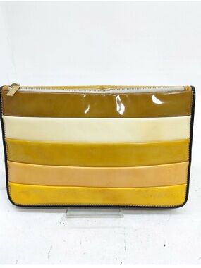 CHANEL VINTAGE  PATENT LEATHER CLITCH